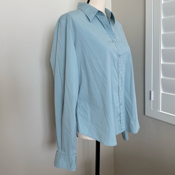 Faconnable Ladies Sky Blue Button Down Shirt. Designed in France. Size XL. - Picture 5 of 13